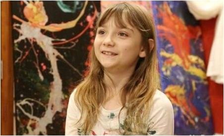 Cô bé 9 tuổi vẽ tranh bán được tiền tỉ